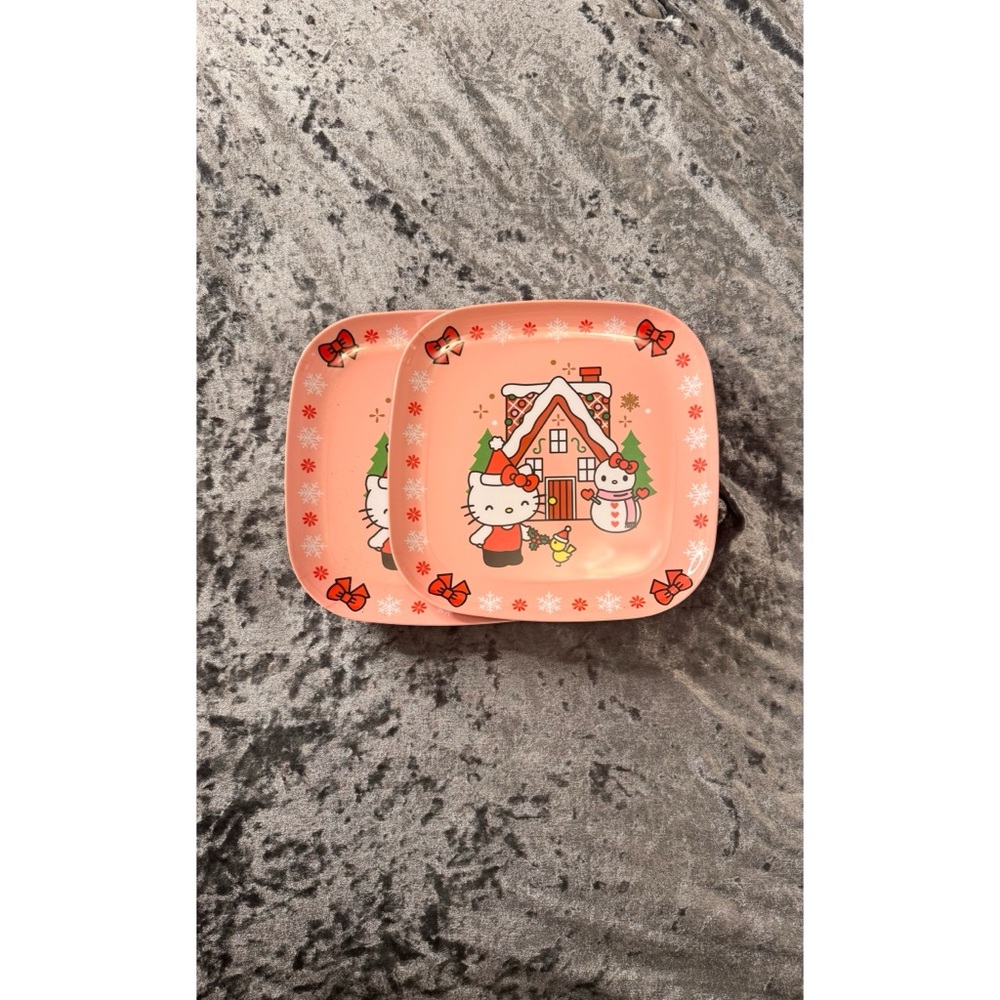 Hello Kitty Snowman Plates